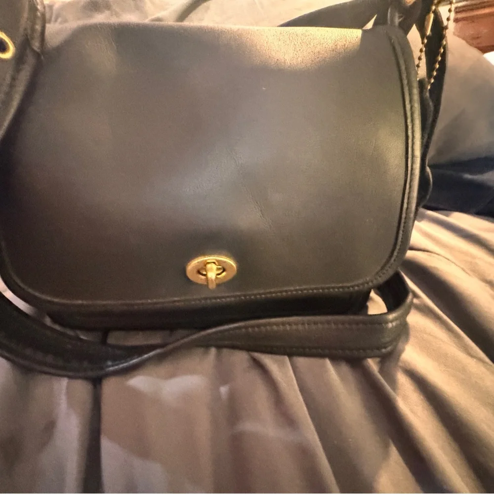 COACH vintage style # 9061 black‎ bag purse from 90’s. Lots of pockets. VGUC - Picture 5 of 13